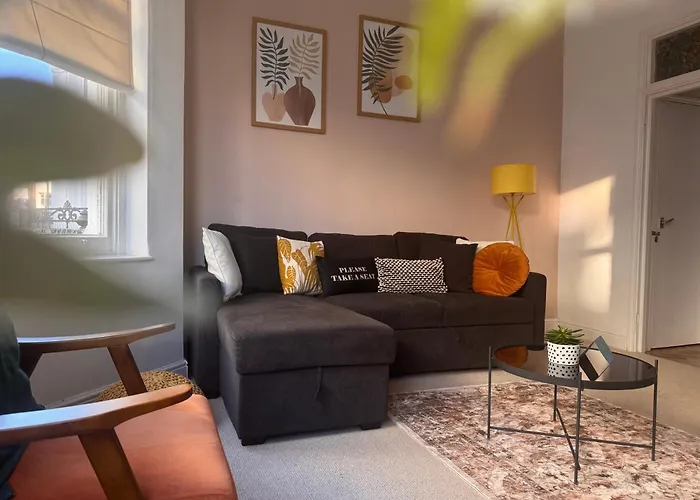 Quaint Apartment In Central Brighton - Sleeps 2 To 6