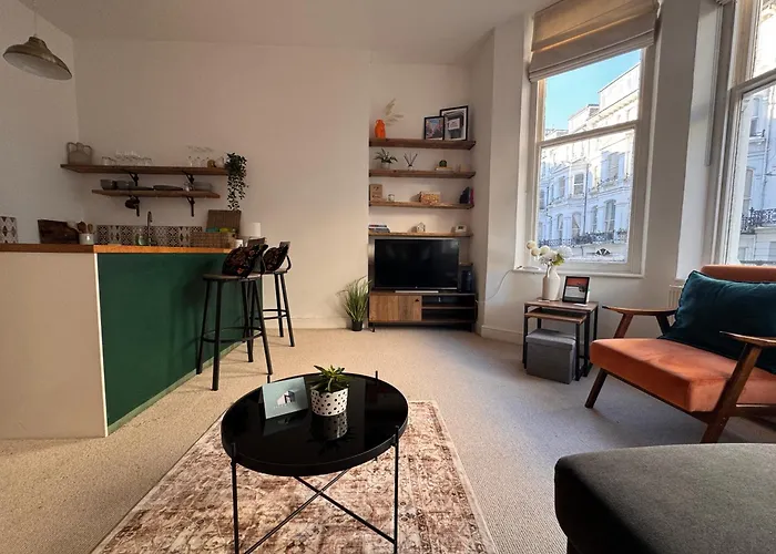 Quaint Apartment In Central Brighton - Sleeps 2 To 6
