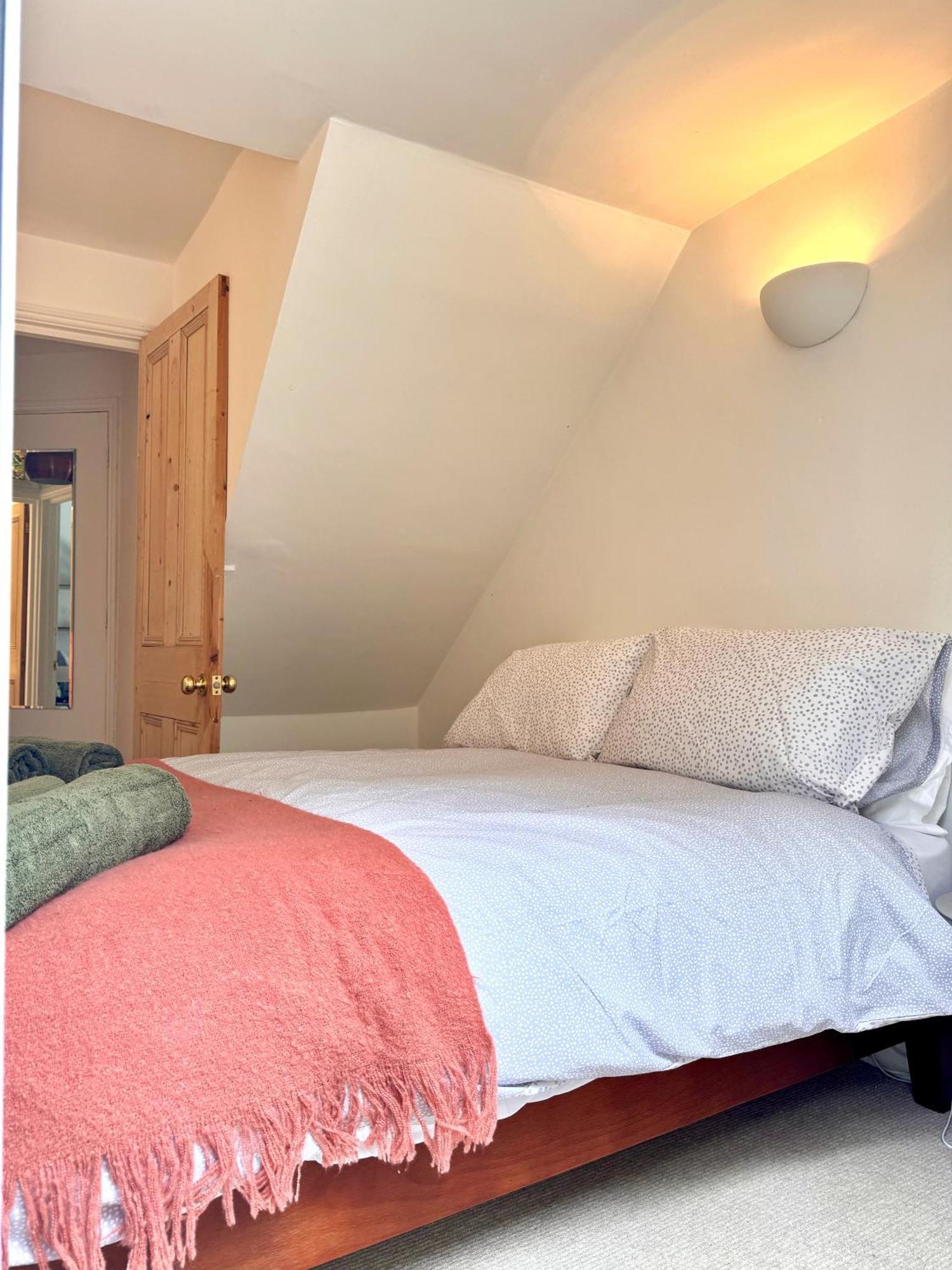 Quaint In - Sleeps 2 To 6 * Brighton