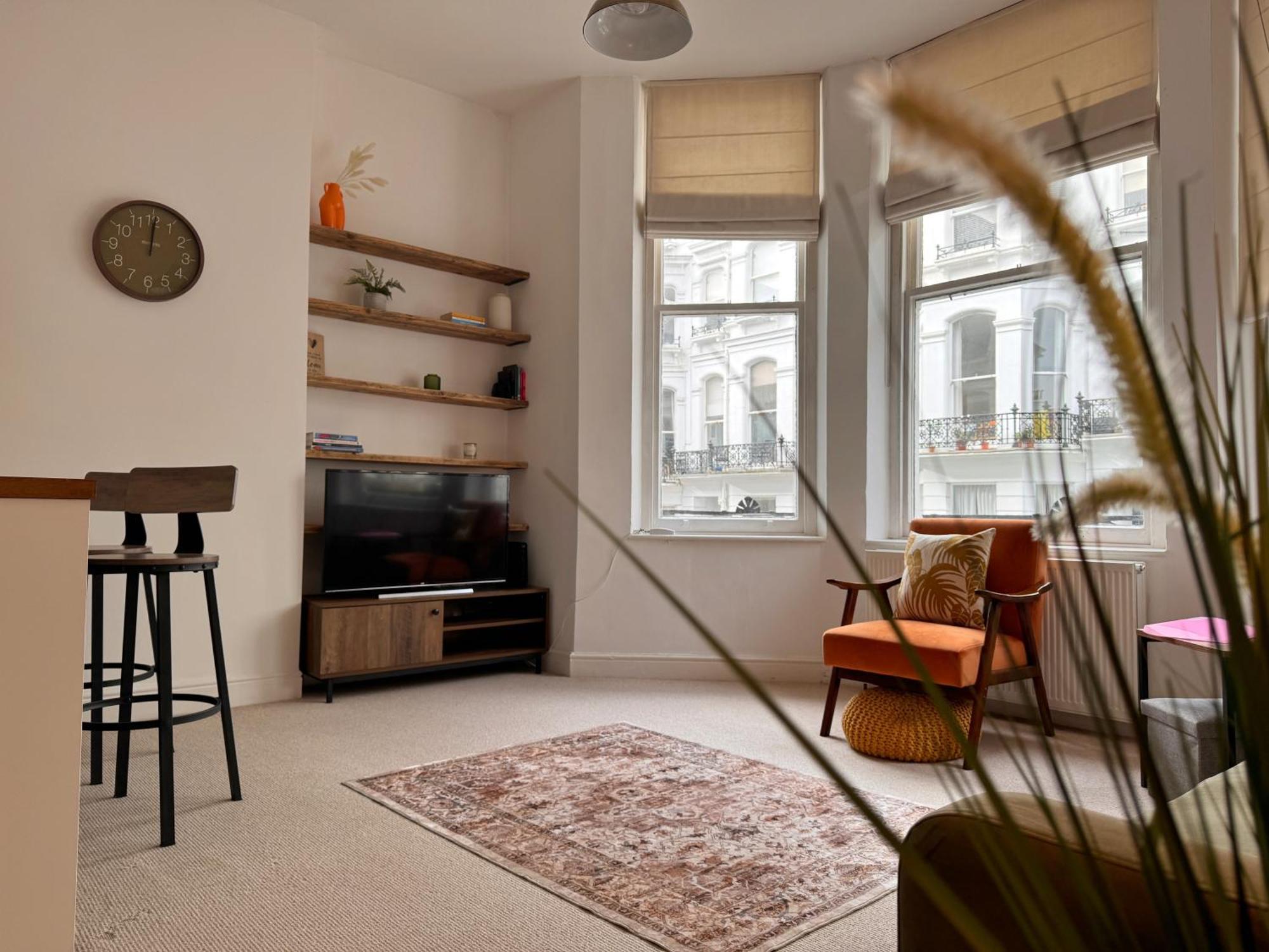 Quaint In - Sleeps 2 To 6