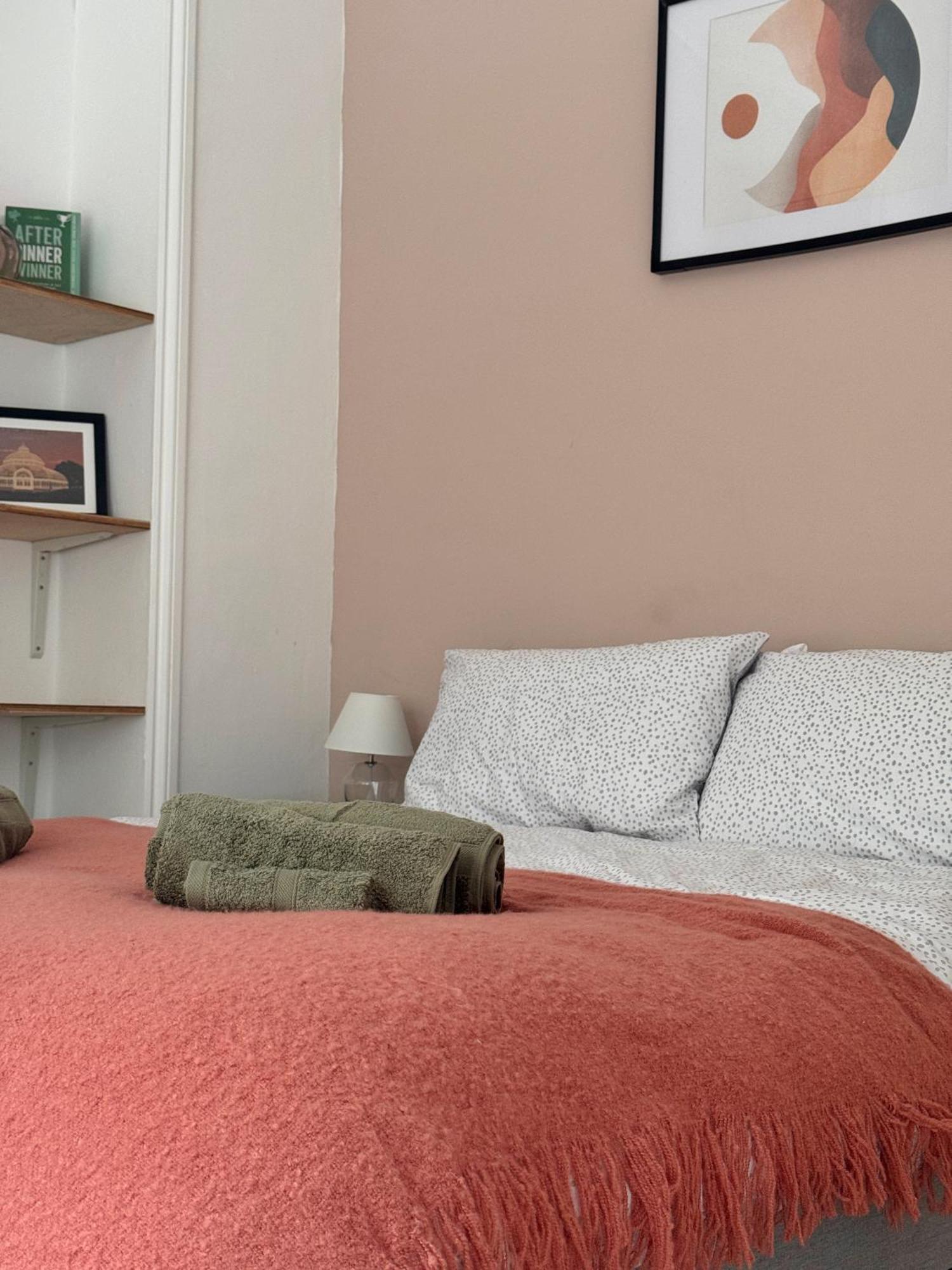 Quaint In - Sleeps 2 To 6 Apartment