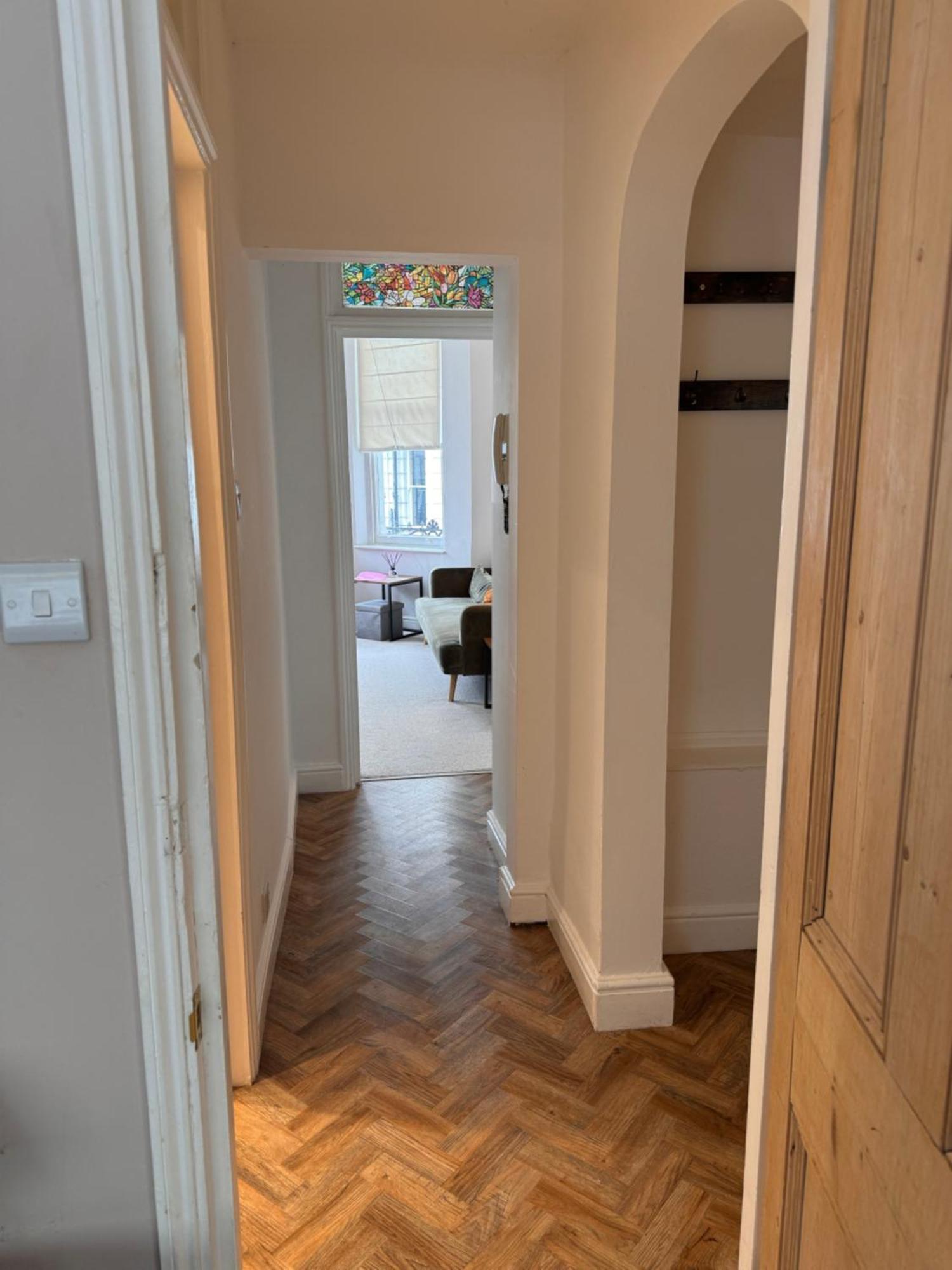 Apartment Quaint In - Sleeps 2 To 6 *