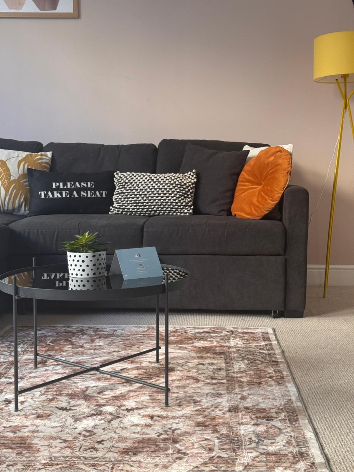Quaint In - Sleeps 2 To 6 Apartment